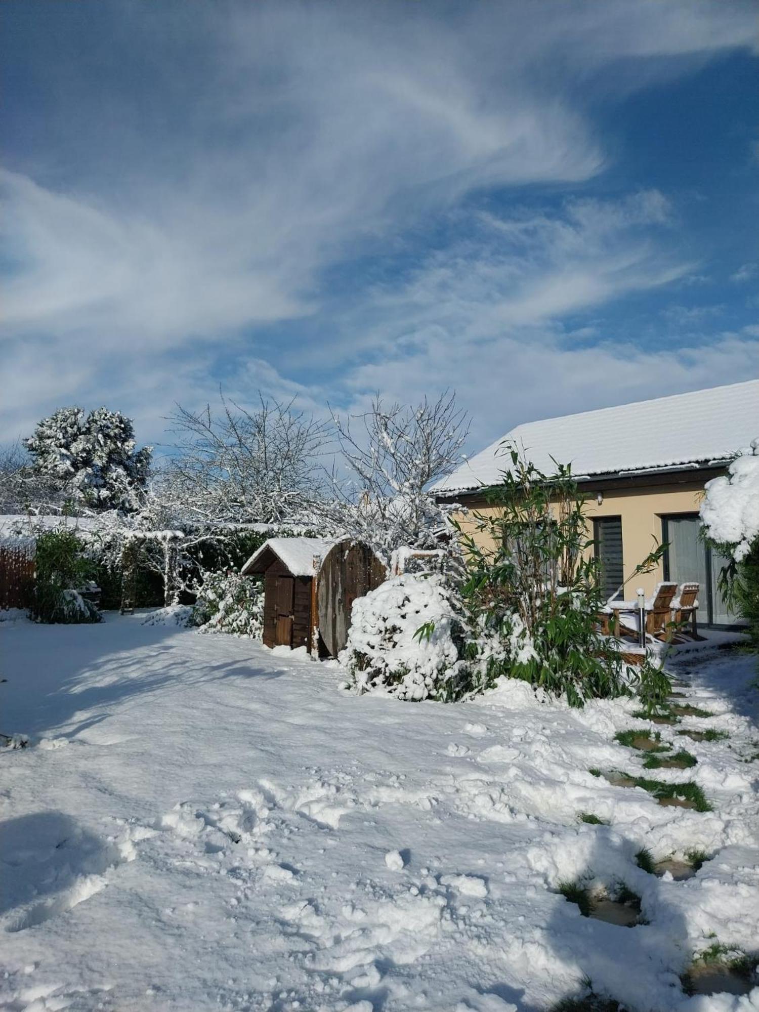 Gite Avec Option Bien-Etre Sur La Veloscenie Montigny-le-Chartif ภายนอก รูปภาพ